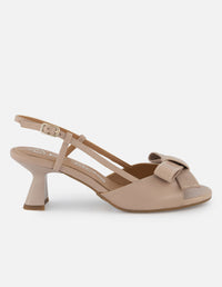 Sandalia destalonada de piel color nude para mujer con detalle de moño
