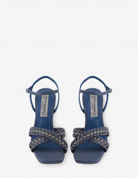 Sandalia de piel trenzada color azul para mujer