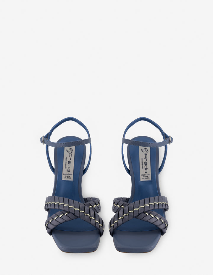 Sandalia de piel trenzada color azul para mujer