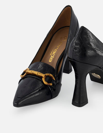Zapatilla de piel con grabado tipo coco para mujer color negro con tacón de copa