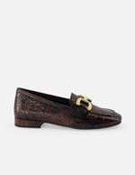 Mocasín de piel para mujer con grabado tipo coco color caoba