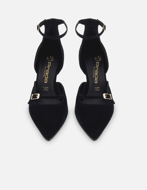 Zapatilla negra piel ante mujer con pulsera al tobillo