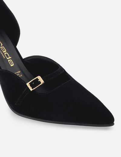 Zapatilla tipo mercedes de piel ante color negro para mujer con pulsera al tobillo