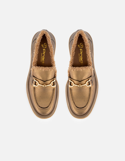 Mocasín de piel para mujer color dorado