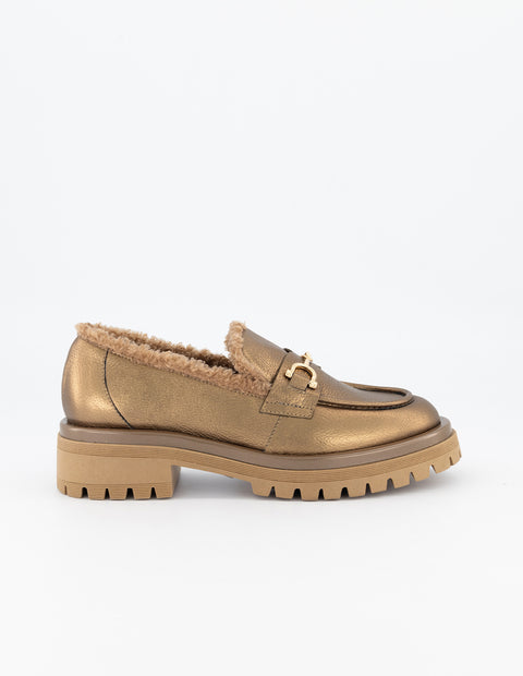Mocasín de piel para mujer color dorado