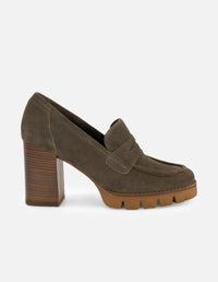 Mocasines color verde de ante para mujer con detalle en el empeine