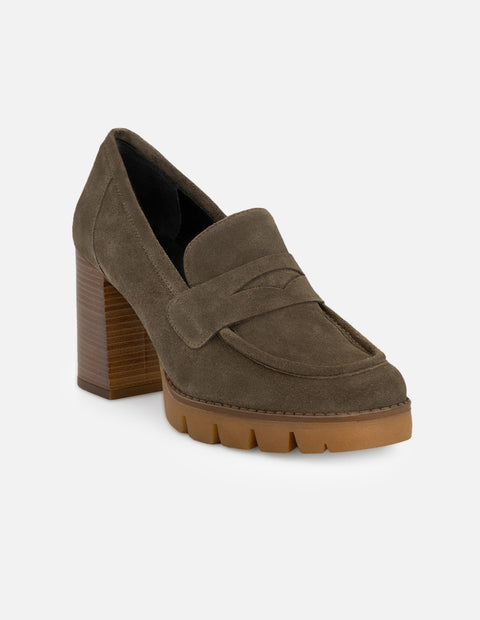 Mocasines color verde de ante para mujer con detalle en el empeine