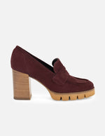 Mocasines color vino de ante para mujer con detalle en el empeine