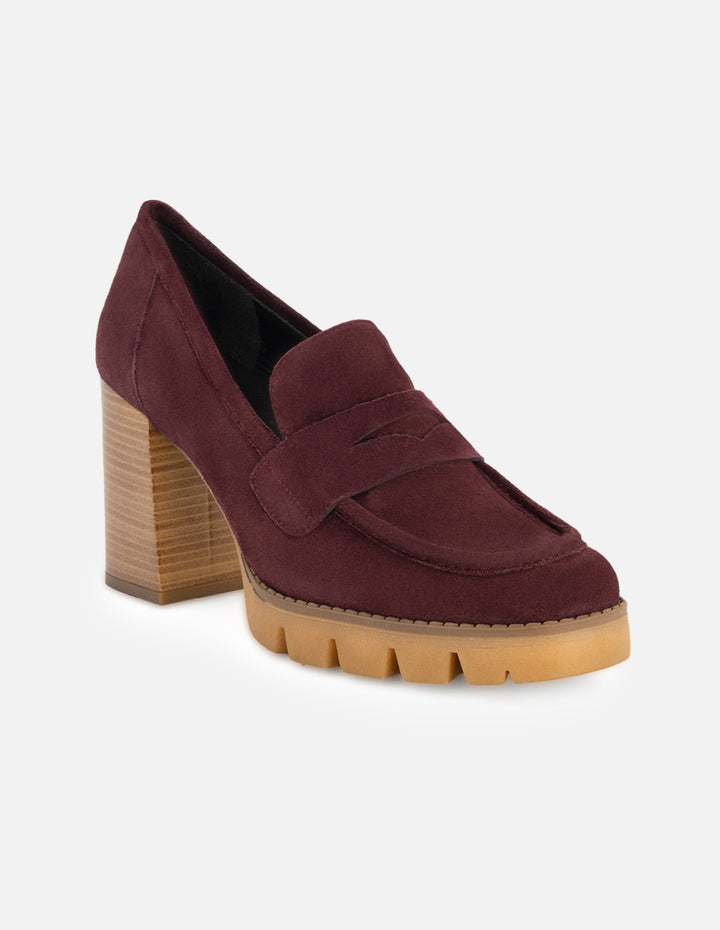 Mocasines color vino de ante para mujer con detalle en el empeine