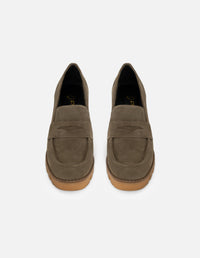 Mocasines color verde de ante para mujer con detalle en el empeine