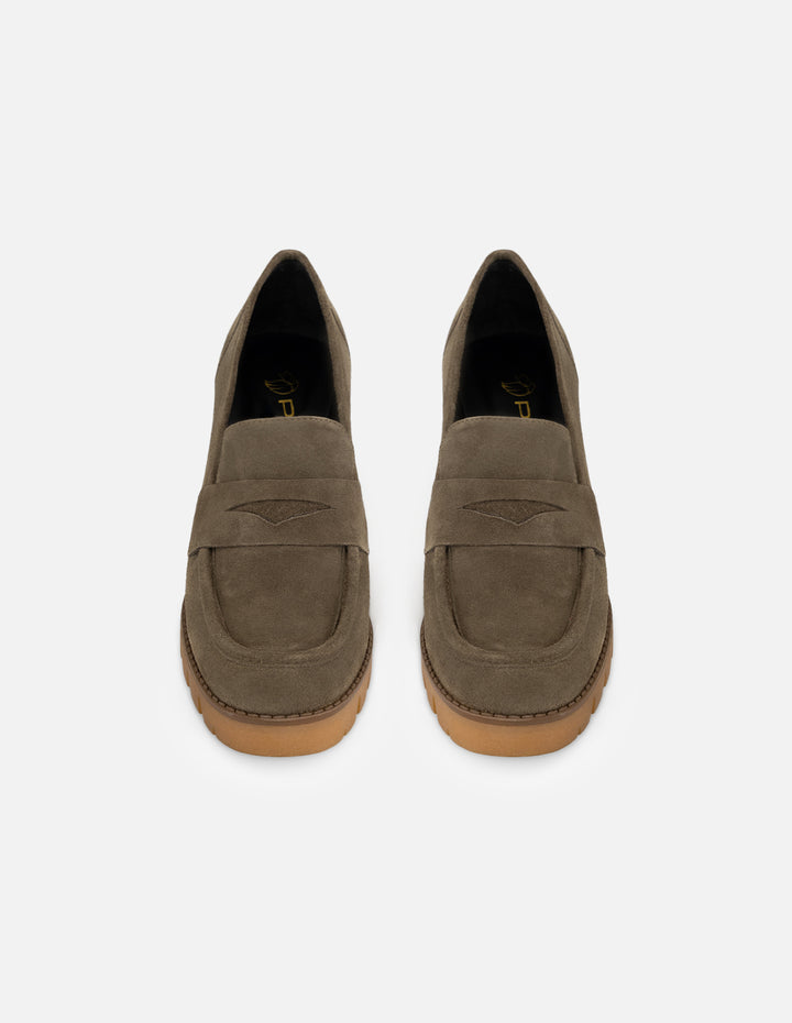 Mocasines color verde de ante para mujer con detalle en el empeine