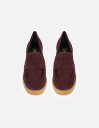 Mocasines color vino de ante para mujer con detalle en el empeine