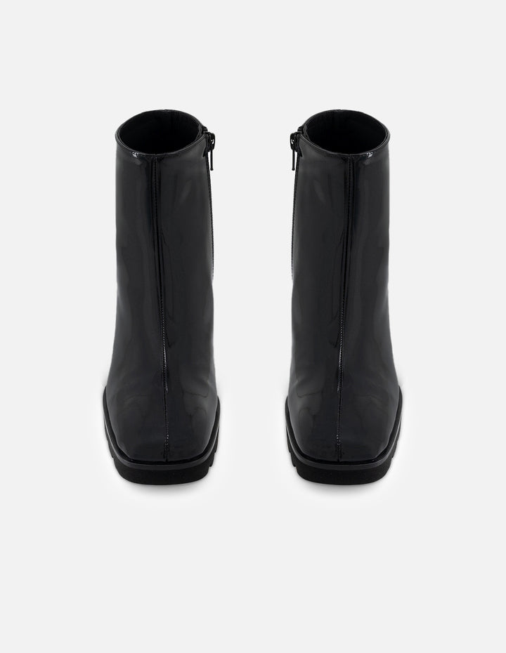 Botines color negro charol para mujer con suela dentada