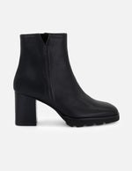 Botines color negro de piel para mujer con suela dentada