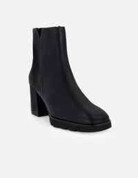 Botines color negro de piel para mujer con suela dentada