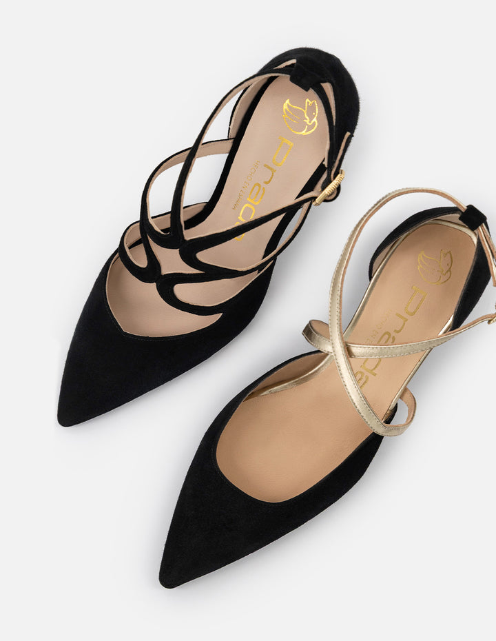 Zapatilla color negro ante para mujer con pulsera cruzada