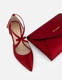 Zapatilla color rojo ante para mujer con pulsera con detalle en tiras