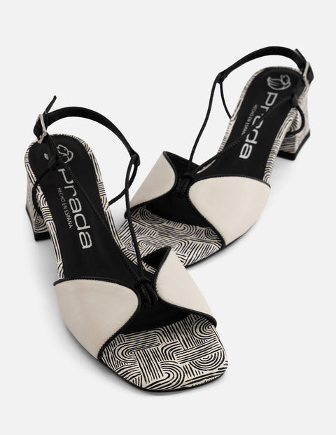 Sandalias bicolor en piel para mujer con estampado tipo laberinto
