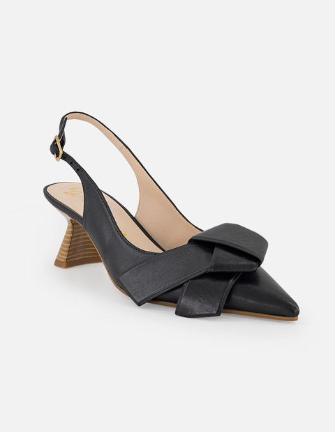 Zapatilla negra en piel para mujer con moño y hebilla dorada