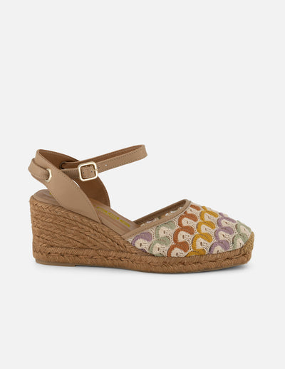 Alpargata multicolor textil para mujer con bordados y pulsera