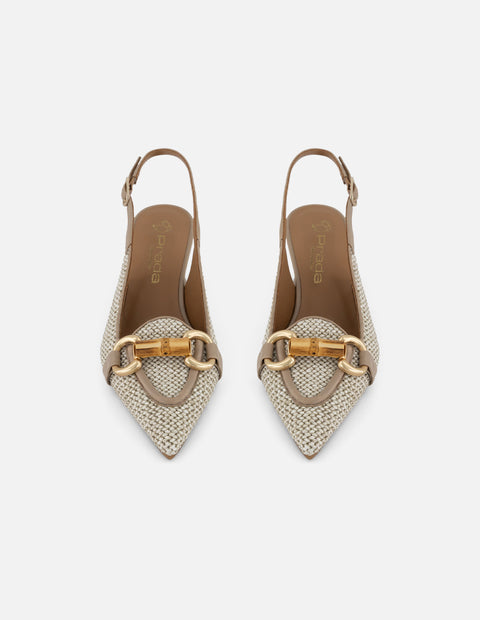 Zapatilla beige en rafia para mujer con detalle dorado