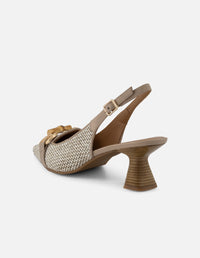 Zapatilla beige en rafia para mujer con detalle dorado