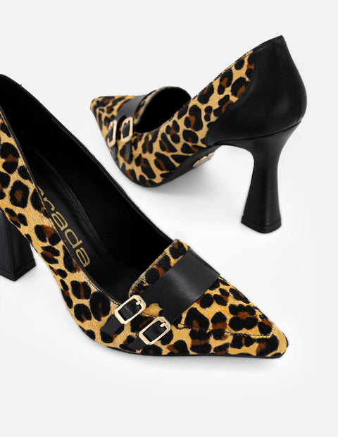 Mocasines animal print pelo de mujer con detalle color dorado
