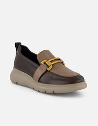 Mocasines beige piel para mujer banda dorada ligera