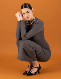 Zapatilla negro piel vegano para mujer con tira en T