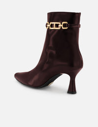 Botines vino piel vegana para mujer con cinta al tono