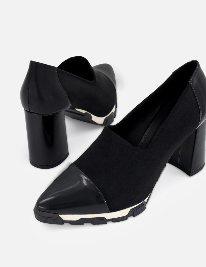 Zapatilla negra en lycra para mujer con suela bicolor