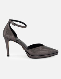Zapatilla color plateado piel metalizada para mujer con pulsera