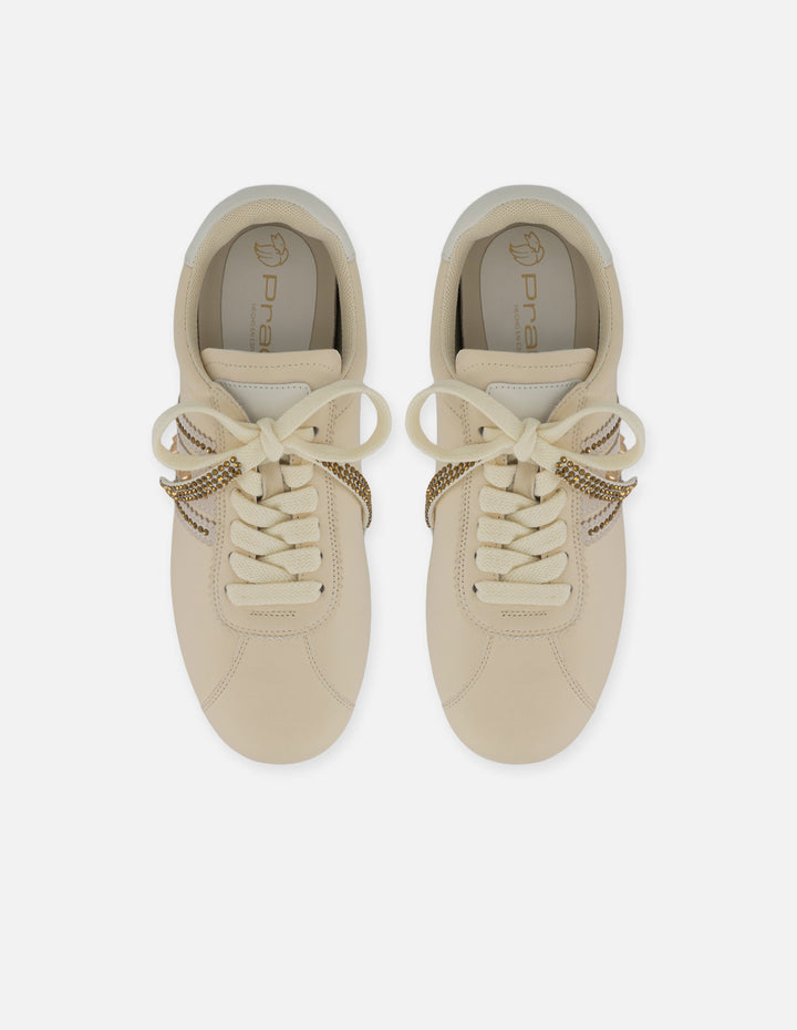 Tenis blanco piel para mujer con tachas en costados