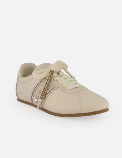 Tenis blanco piel para mujer con tachas en costados