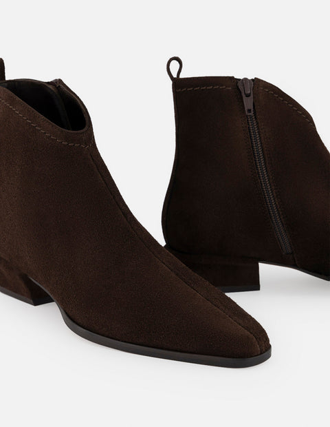 Botines café ante para mujer con costura superior visible