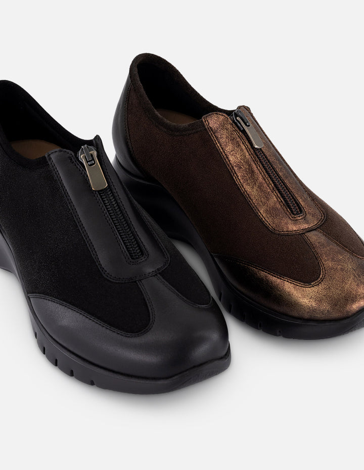 Tenis negro antelina para mujer con combinación de materiales