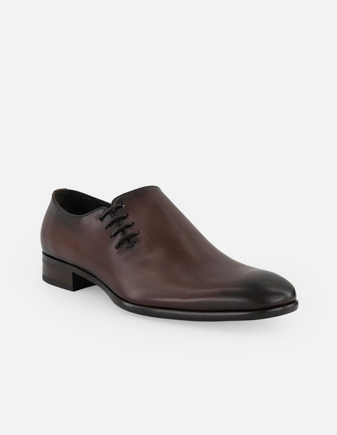 Zapato Oxford color café de piel para hombre con sombreado