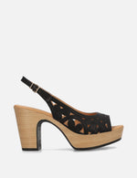 Zapatilla tacón alto en piel napa con calado de flores color negro