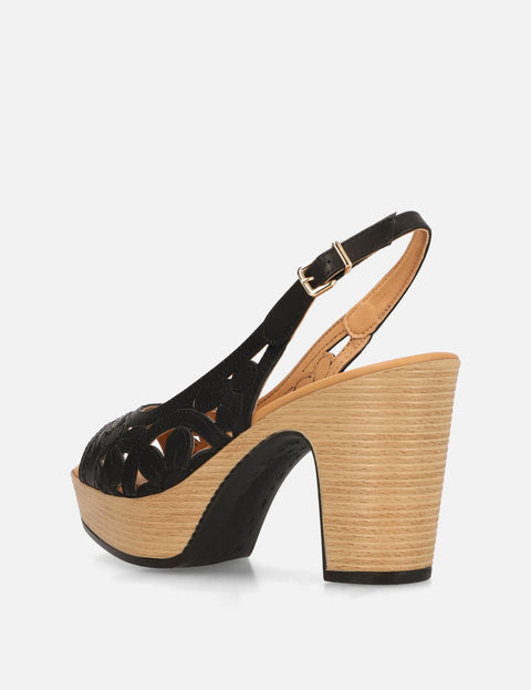 Zapatilla tacón alto en piel napa con calado de flores color negro