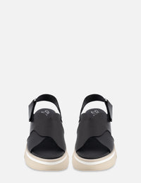 Sandalia de piel napa en color negra para mujer