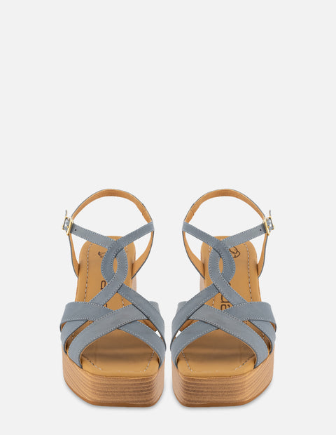 Sandalia de piel napa en color azul con plataforma media para mujer