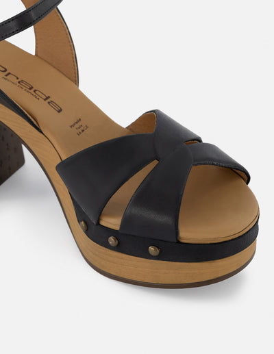 Sandalia de piel color negro para mujer con plataforma tipo madera