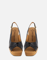 Sandalia en piel charol papiro color negro con tacón hueco para mujer