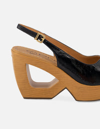 Sandalia en piel charol papiro color negro con tacón hueco para mujer