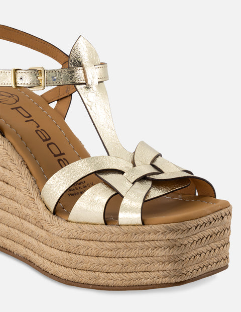 Sandalia de cuña en piel metalizada y rafia para mujer