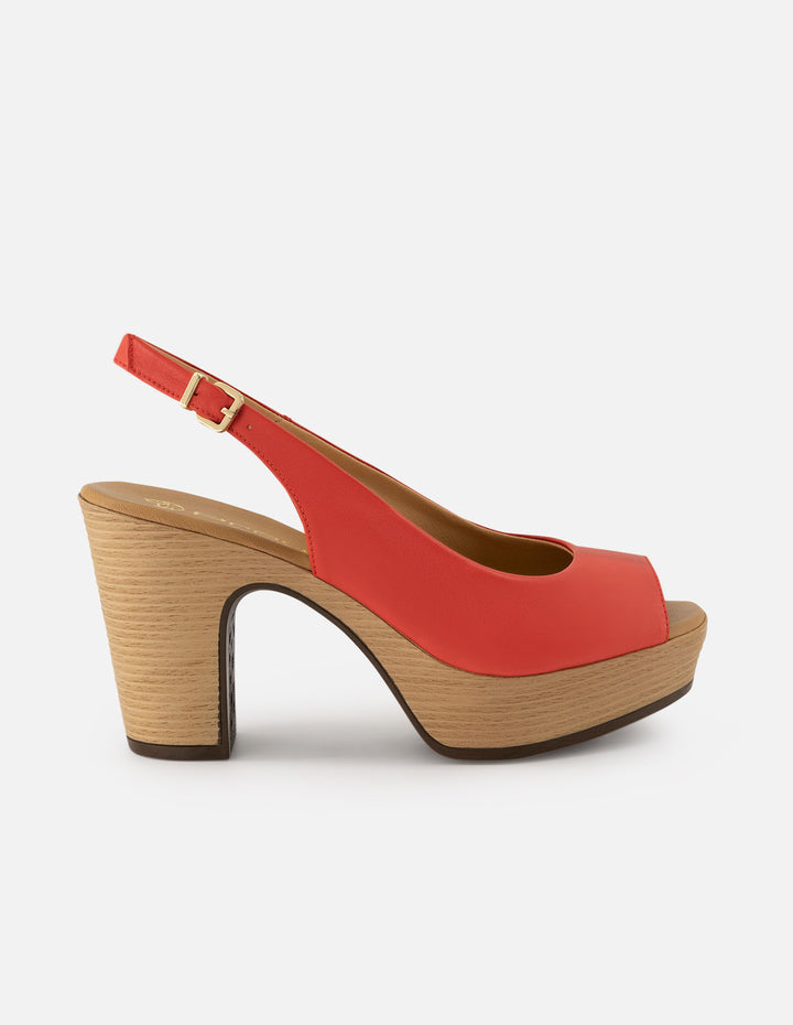 Sandalias de piel para mujer color rojo con detalles dorados