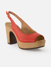 Sandalias de piel para mujer color rojo con detalles dorados