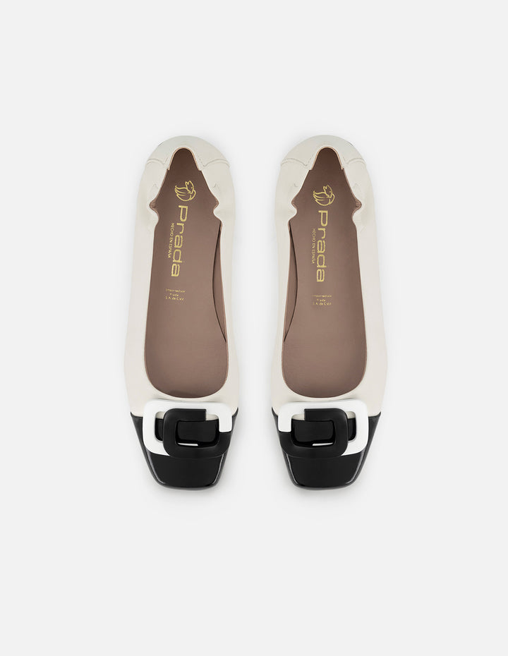Balerina de piel para mujer bicolor con detalles en charol