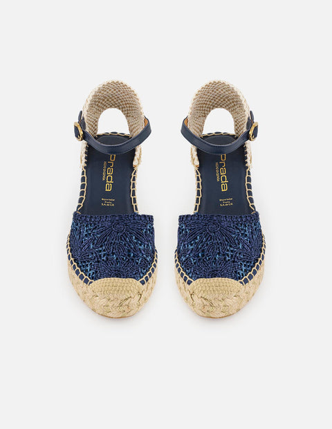 Sandalias azul en yute para mujer con bordados florales