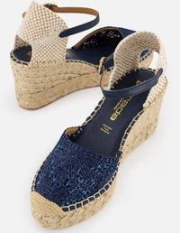 Sandalias azul en yute para mujer con bordados florales